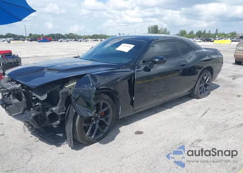 2022 Dodge Challenger Sxt z USA, uszkodzony, nr VIN 2C3CDZAG5NH257485